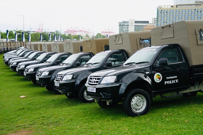 134 Single Cabs handed over to Sri Lanka Police under Grant Assistance  from Government of India
