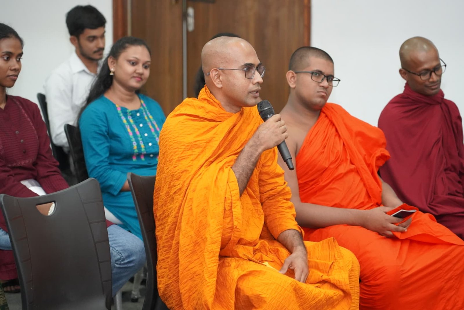 35 Sri Lankan students of Hindi to study in India with fully funded scholarships